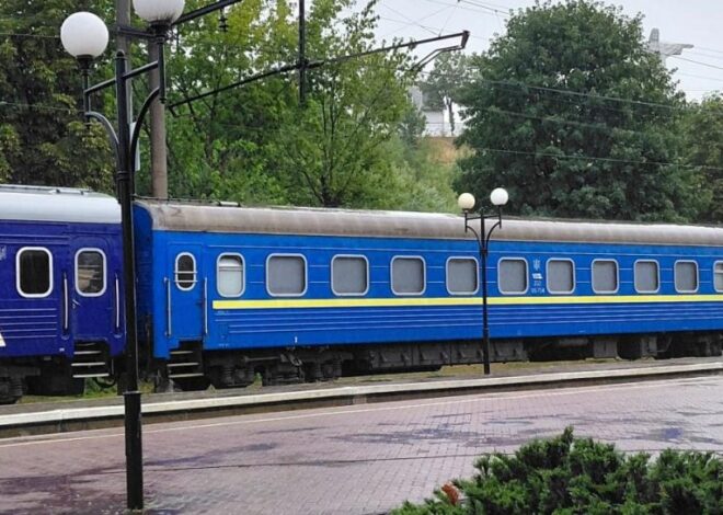«Укрзализныця» меняет маршруты поездов после атаки РФ
