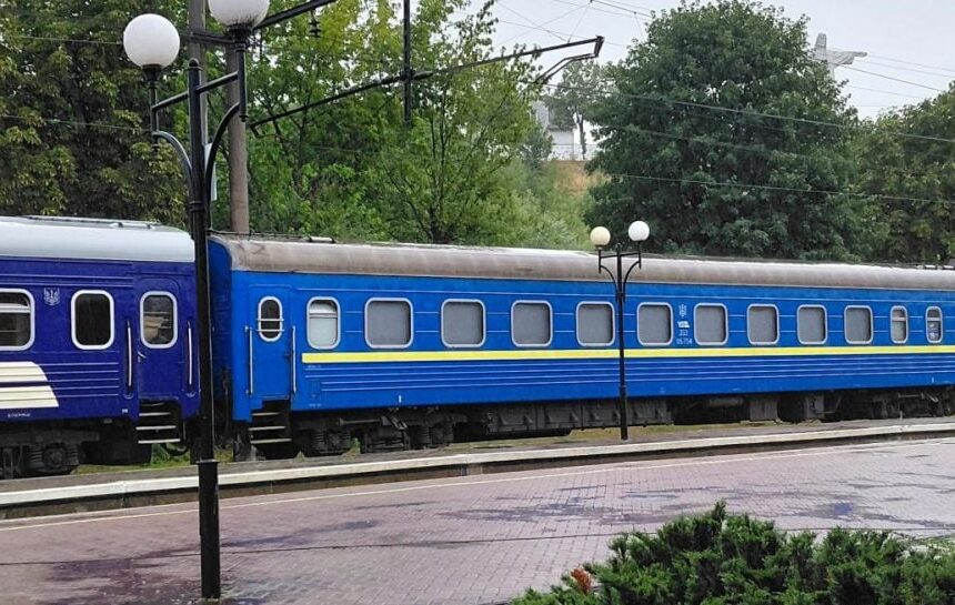 «Укрзализныця» меняет маршруты поездов после атаки РФ