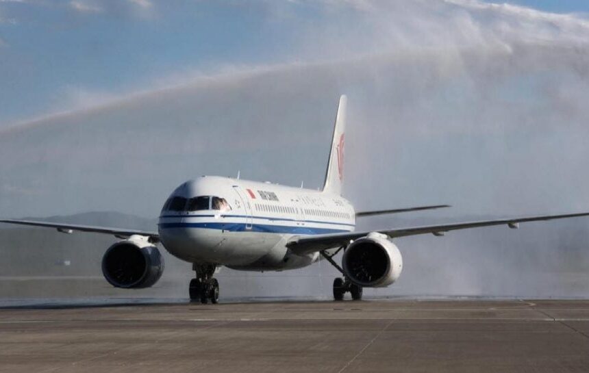 COMAC C919 впервые совершил регулярный международный рейс