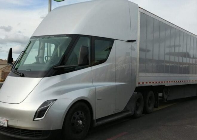 Tesla получила гигантский контракт на грузовики Semi: кто заказал рекордную партию