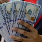 сколько будет стоить 100 долларов в гривне