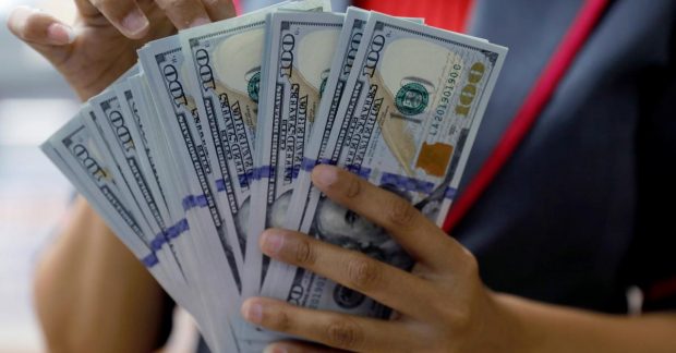 сколько будет стоить 100 долларов в гривне