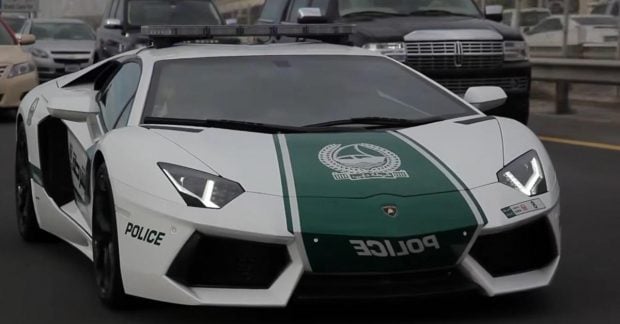 почему местные правоохранители ездят на Ferrari и Lamborghini