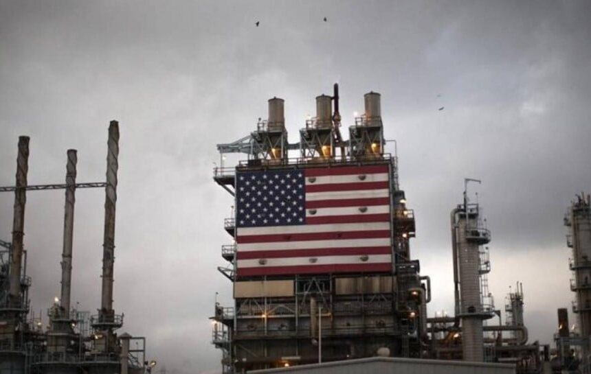 Стратегический запас нефти США упал до минимума за более чем 40 лет