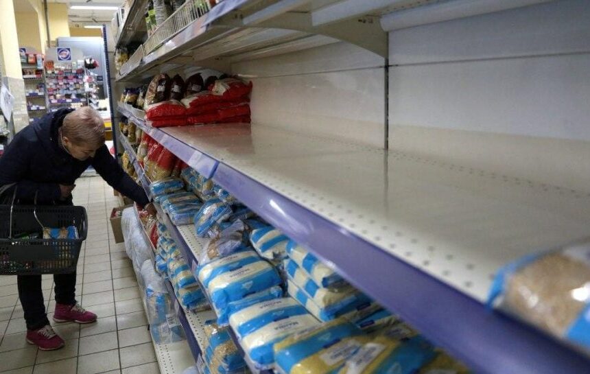 Магазины в Украине вводят ограничения на продажу товаров: в Минагро сделали заявление