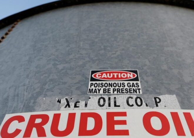 где находится гигантское нефтяное месторождение и сколько будут добывать
