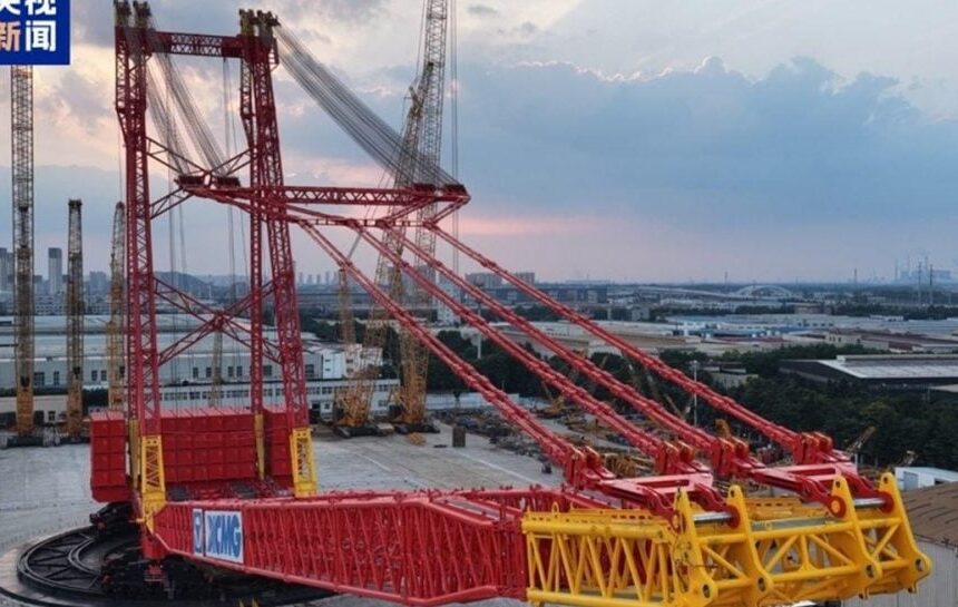 Китай создал уникальный сверхмощный кран
