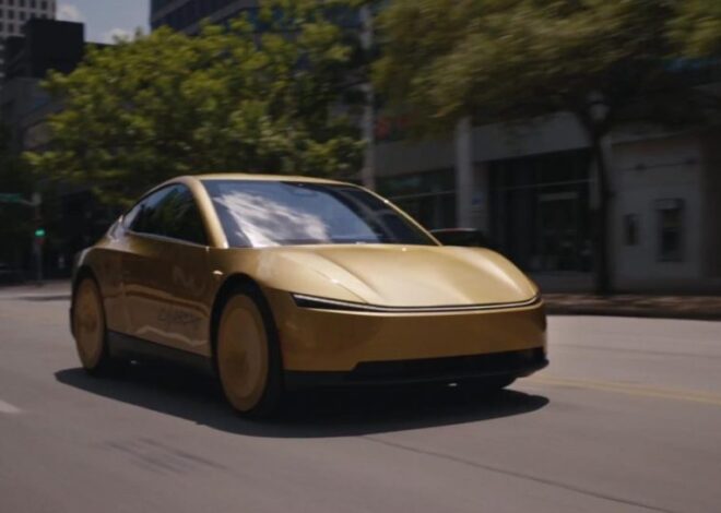 Tesla вывела на улицы американского города первые Cybercab