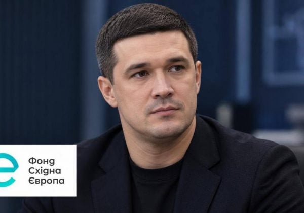 Представителей фонда «Восточная Европа», где Федоров оформил бронь за один день, принудительно доставят на заседание парламентской ВСК