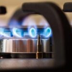 разрыв цен стал рекордным с 2022 года