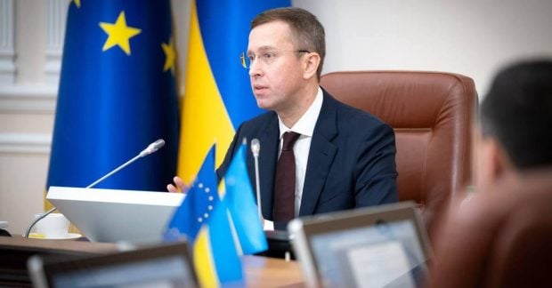 Премьер-министр рассказал, сколько денег недополучил бюджет из-за российских атак на бизнес