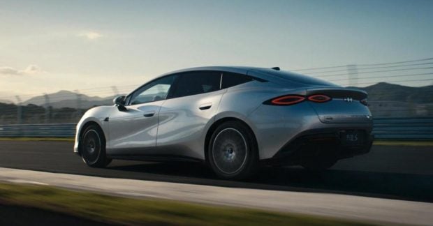 китайцы представили нового конкурента Tesla (фото)