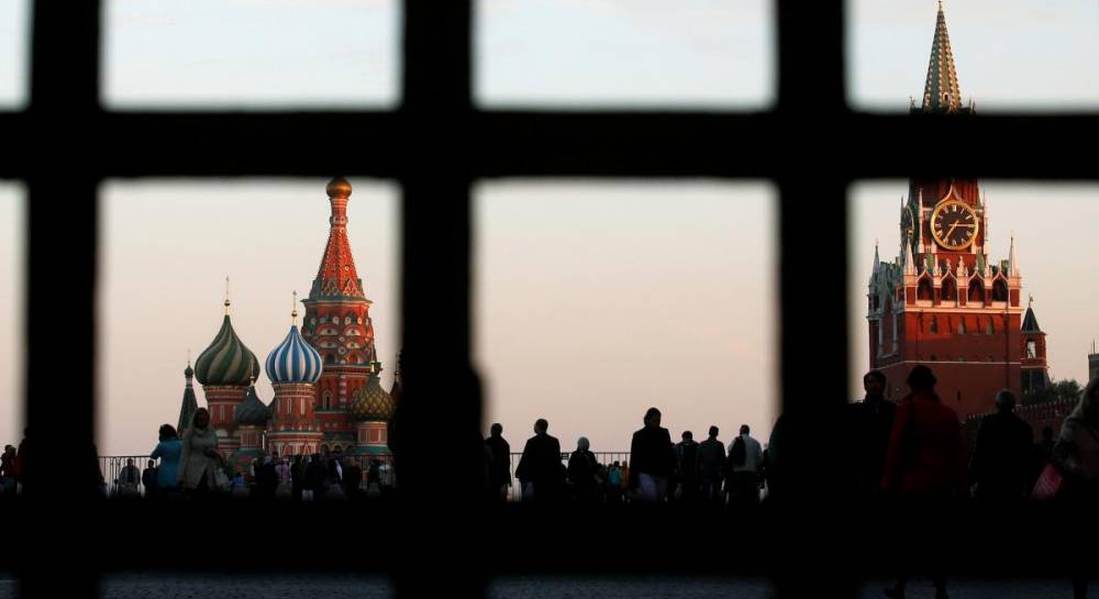Кремль закладывает в бюджет РФ рекордные военные расходы на ближайшие три года