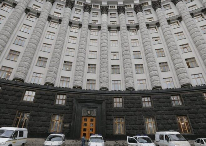 Правительство в первую очередь будет финансировать зарплаты военным и пенсии: Корецкий о дефиците бюджета