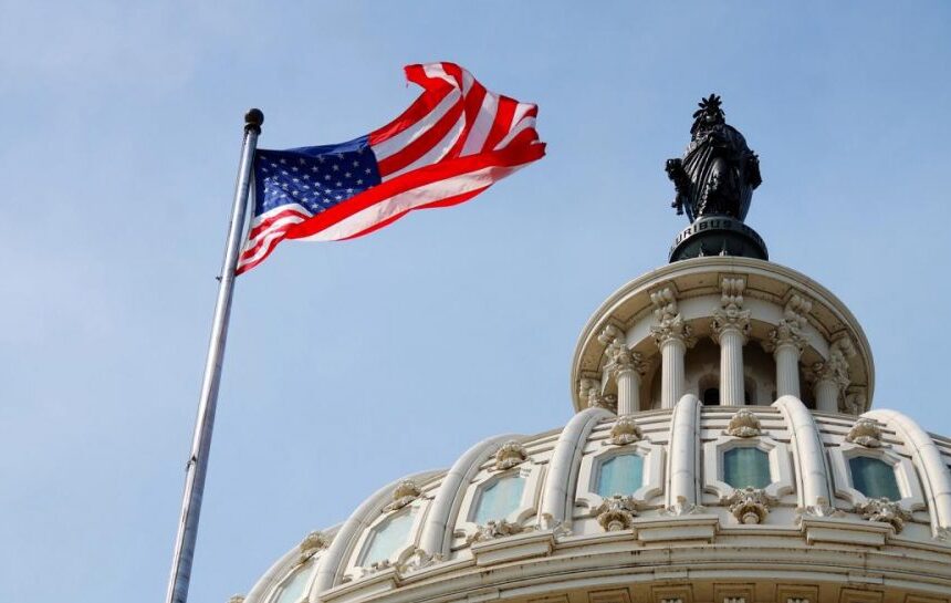 Сенаторы США заявили, что разрешение Трампа на импорт дизеля из РФ противоречит законодательству