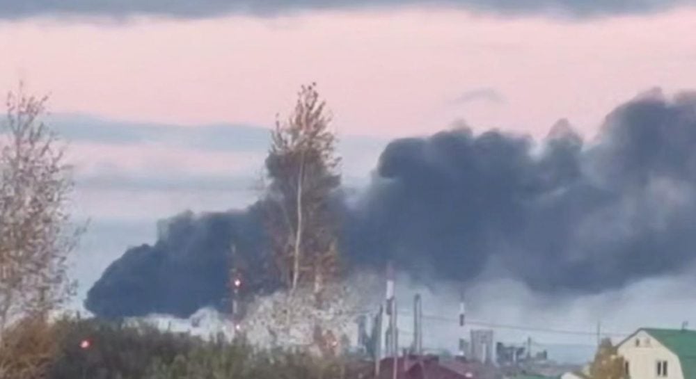 Омский НПЗ загорелся после удара дронов FP-1